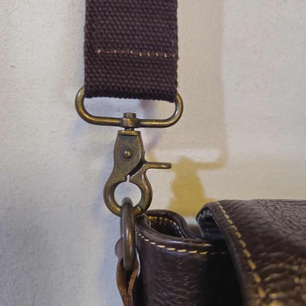 Classic Brown Leather Men's Messenger Bag
